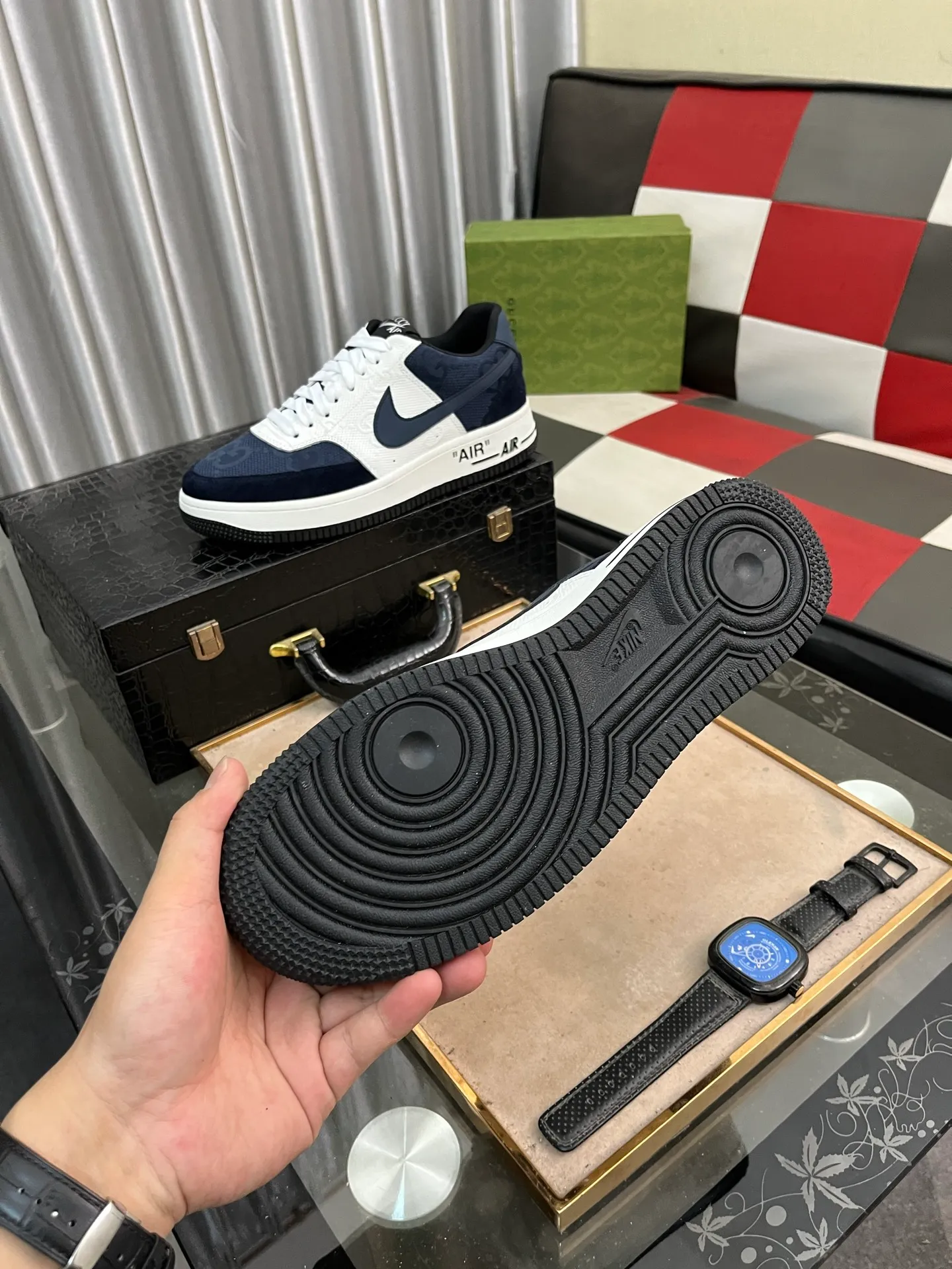 Men's Men's Shoes💰440⌚️⌚️【GUCCI】Gucci men's latest white shoe series casual shoes! The official website is built 1:1. Upper: Made of imported cowhide, with electric embroidery ➕Inner lining: Made of high-quality first-layer pigskin, soft and comfortable. Picky material selection and exquisite workmanship give you the best enjoyment. Size: 38-44 yards, 3️⃣ colors available.